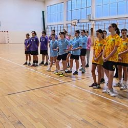 Halowa piłka nożna dziewcząt klas 7-8