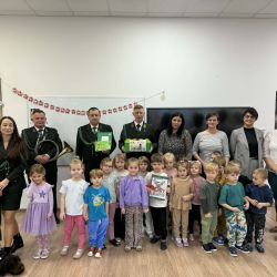 Spotkanie z myśliwymi z Koła Łowieckiego „Zlot" z Torunia w Przedszkolu Samorządowym w Osieku nad Wisłą