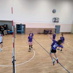 Piłka siatkowa dziewcząt i chłopców z klas 7-8