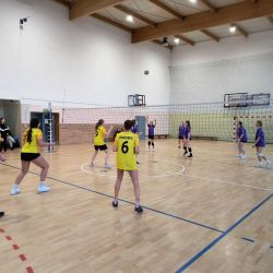 Piłka siatkowa dziewcząt i chłopców z klas 7-8