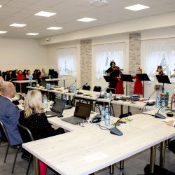 Występ dzieci z Publicznej Szkoły Muzycznej I stopnia im. Katarzyny Cąbrowskiej w Osieku nad Wisłą