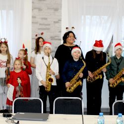 Występ dzieci z Publicznej Szkoły Muzycznej I stopnia im. Katarzyny Cąbrowskiej w Osieku nad Wisłą