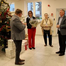 Wójt gminy Obrowo Andrzej Wieczyński, wraz ze skarbnik gminy Joanną Faleńską, odwiedzili dyrektora DPS „Dom Kombatanta” w...