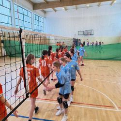 Mini piłka siatkowa klas 6 i młodszych