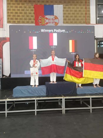 Luiza Dulkiewicz zdobywa 3 medale podczas Mistrzostw Europy Karate Tradycyjnego ITKF w Serbii