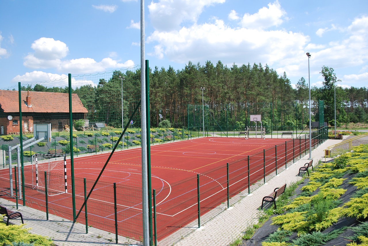 Obiekty sportowe w gminie Obrowo są dostępne również w okresie wakacyjnym