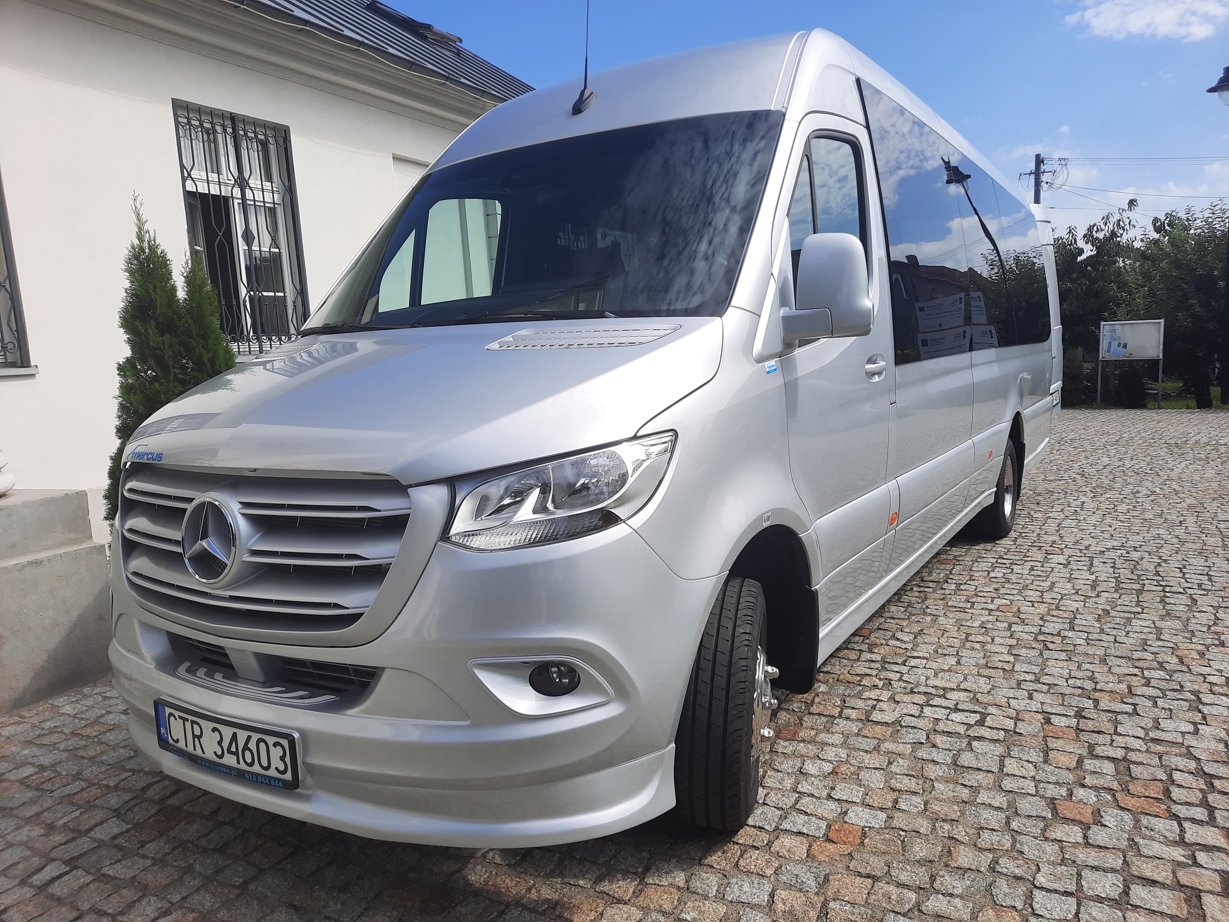 24-osobowy mercedes dla naszych osób niepełnosprawnych