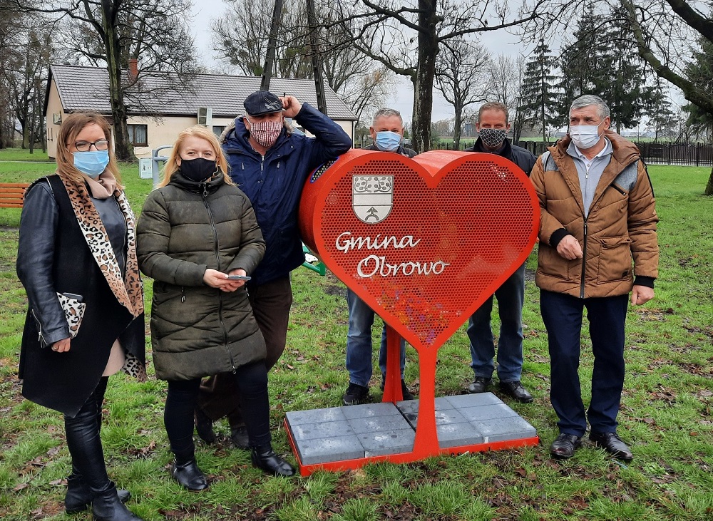 Gminne serce na nakrętki pomaga w Łążynie II
