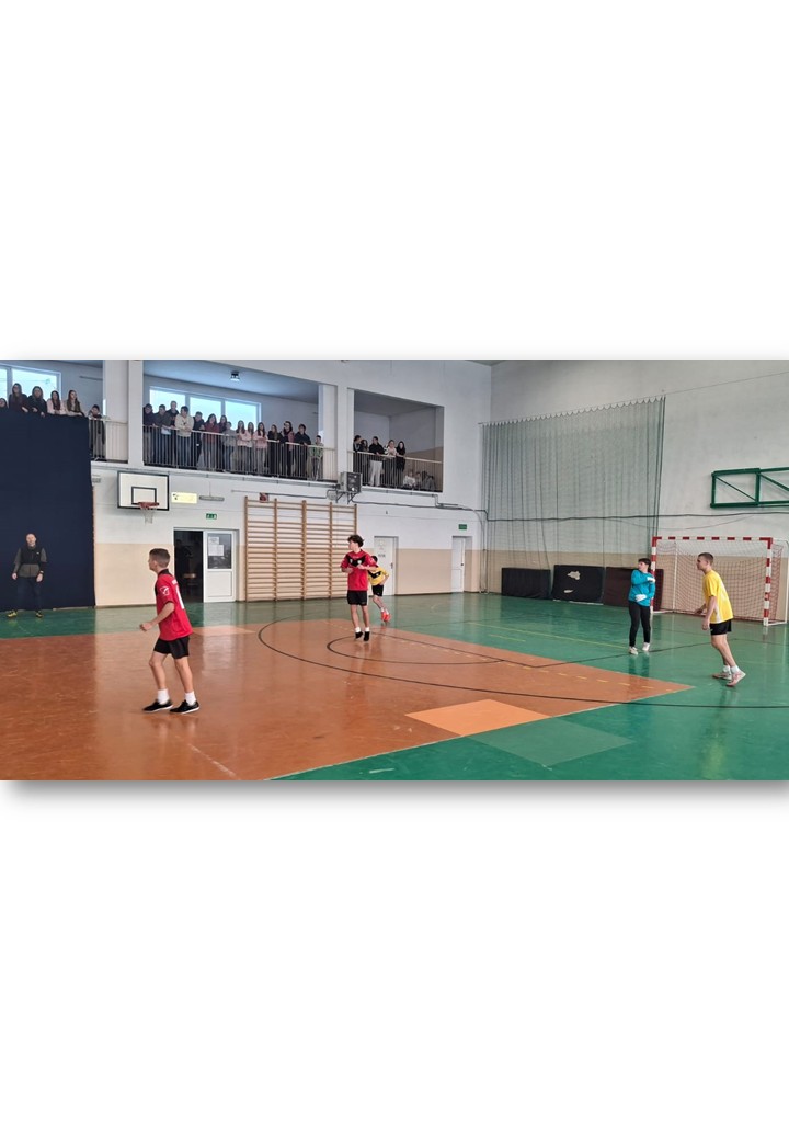 Halowa piłka nożna chłopców kl. 7-8