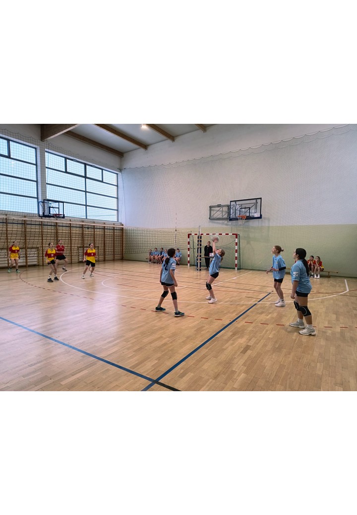 Mini piłka siatkowa klas 6 i młodszych
