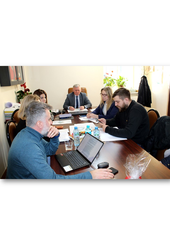 Pierwsze prace przy rewitalizacji stawu w Obrowie