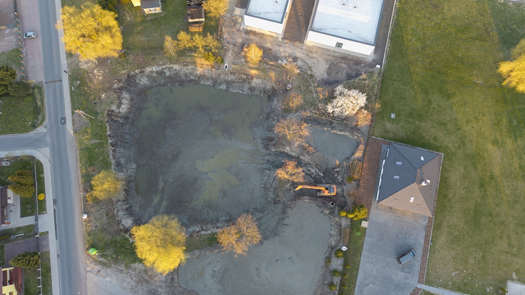 Przemiana przestrzeni nad stawem