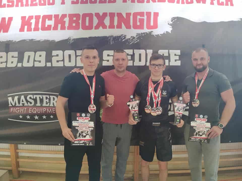 5 medali zawodników A&W Team Obrowo na MP Wojska Polskiego i Służb Mundurowych w Kickboxingu