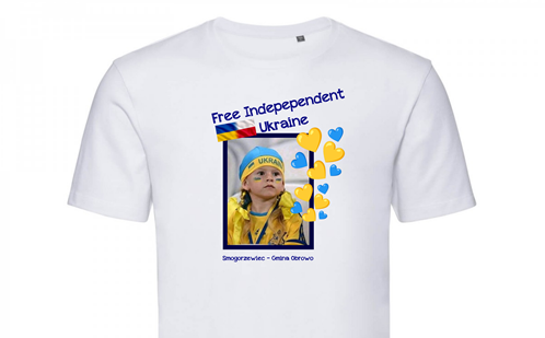 Cała kwota ze sprzedaży tych koszulek zostanie przekazana Ukrainie
